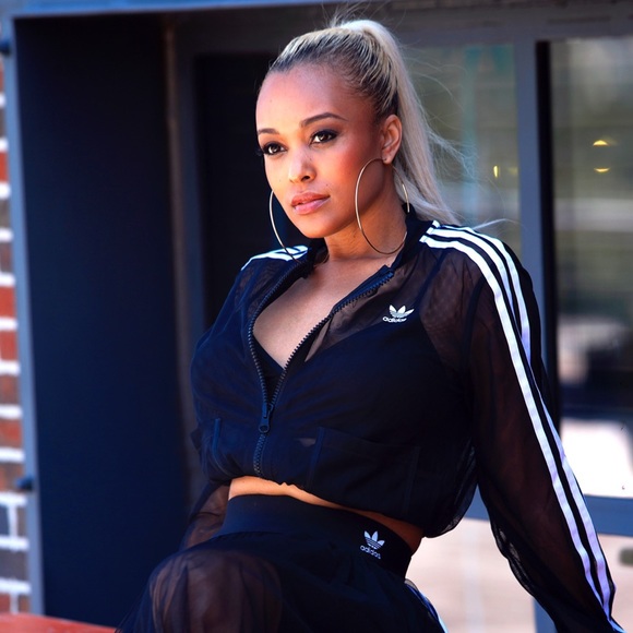 Meet your Posher, Steph Marie - Picture 14 of 14